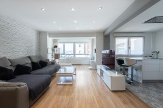 Pis  San isidro kalea. Piso reformado en begoña, 93 metros en catastro, 23 hab, suite,