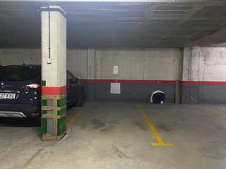 Aparcament cotxe a Pintor sert 23. Parking en venta en la llagosta