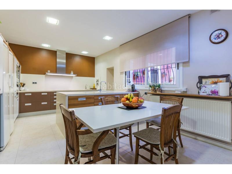 Foto e7a9bd5e-b59a-4311-8ce1-a720652df9e5. Casa  en venta en Sant Fost de Campsentelles