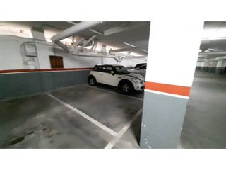 Parking coche en Llagosta (La). Plaza de parking en venta