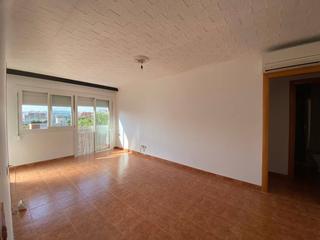 Appartement à Llagosta (La). Reformado con mucha luz