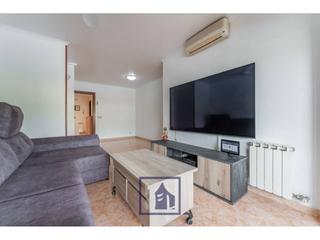 Piso en Mercat 8. Vida en la llagosta