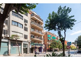 Pis  Avenida onze de setembre. Venta de piso exterior en la llagosta, 4 habitaciones, luminoso