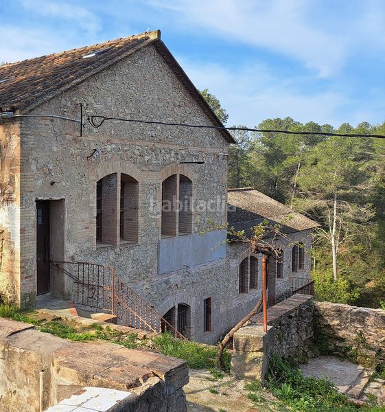 Foto 32f8c889-c6a8-4f84-8d23-2b58b4549a6d. Casa a Gelida