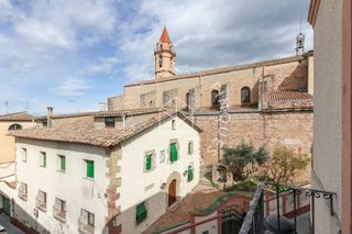 Pis a Gelida. Piso con encanto en el centro del pueblo con terraza compartida