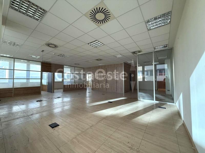 Foto ef442282-d1e9-41d7-b4b6-cfe6f5372318. Ufficio in Fuente del Jarro Paterna