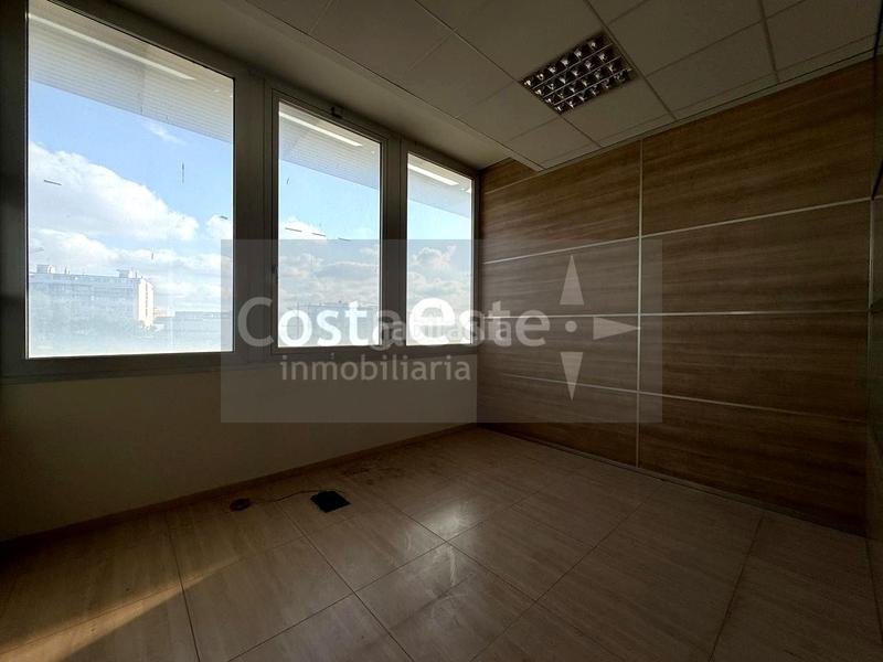 Foto f4cc3aa9-32fc-4a2e-a6c5-5149a489839d. Ufficio in Fuente del Jarro Paterna