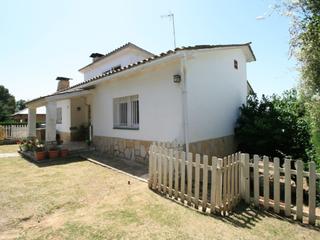 Casa a Corbera de Llobregat. Casa en venta en corbera de llobregat.