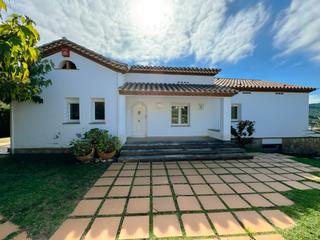 Casa  N/a. Exclusiva casa en la mejor zona de corbera de llobregat comodida
