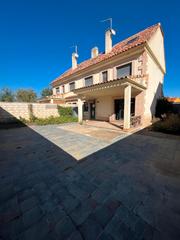 Maison jumelée à Magán. Fantastico chalet pareado en magan