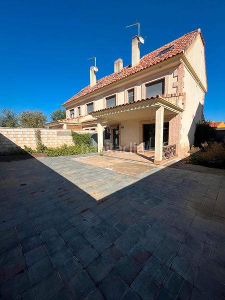 Foto 0ff57a74-03fc-4647-a139-8d7ea1661993. Maison jumelée avec cheminée parking dans Magán