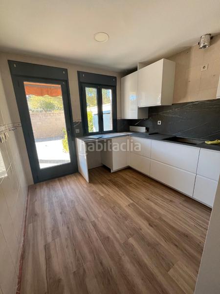 Foto 372f8d97-b3ee-4e17-ac7d-9ac96e07eab3. Maison jumelée avec cheminée parking dans Magán