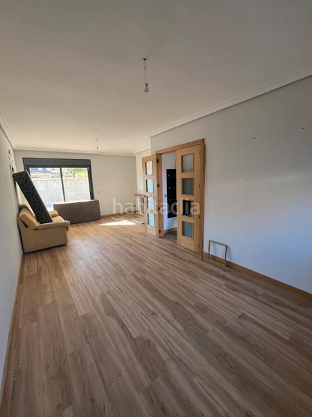 Foto 42f2e952-95f5-4309-8345-48c2f4ed0f48. Maison jumelée avec cheminée parking dans Magán