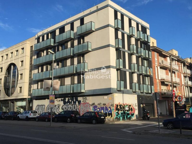 Foto 41bfc87c-4760-4eec-bc5a-5da8be527ec7. Local comercial a Eixample Sud-Migdia Girona