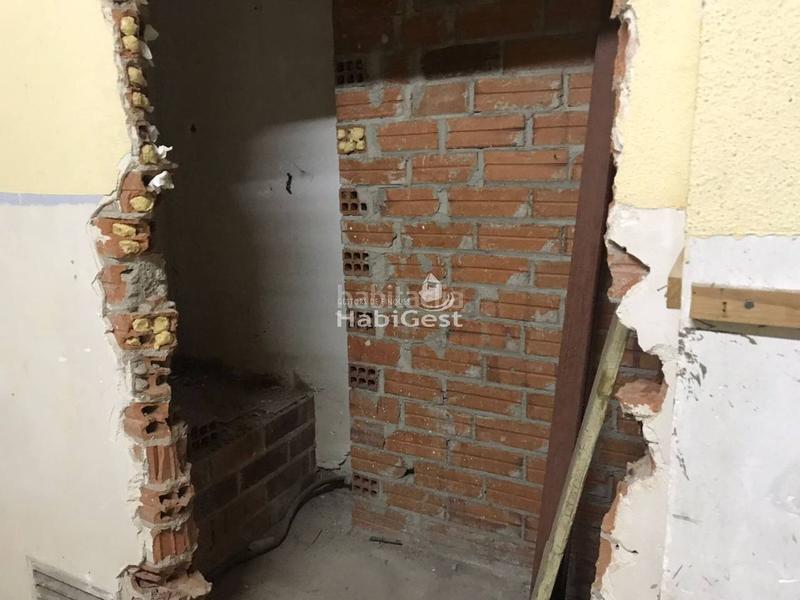 Foto 83b754a1-33ca-4dac-a8a1-052e9be250e0. Local comercial a Sant Narcis Girona