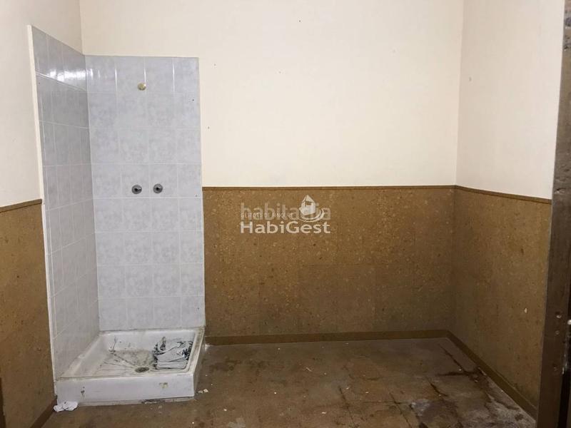 Foto 8c821fbe-8320-4209-8fb5-542fc7613576. Local comercial a Sant Narcis Girona