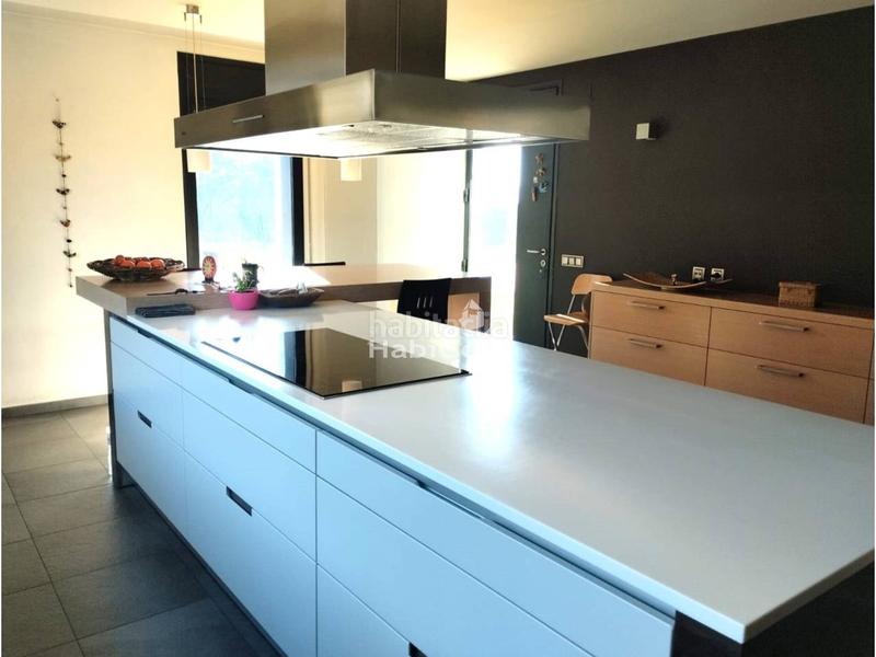 Foto 7b15b9c9-70a6-4b48-b142-44aad073dc64. Casa con parcheggio piscina in Cervià de Ter