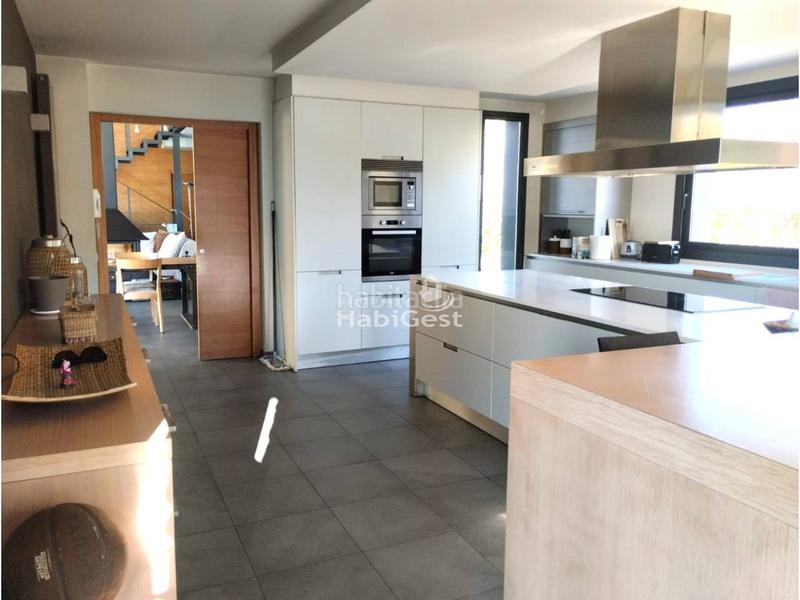 Foto 8a9113a9-3151-4ed1-b2fb-52cd4ba3c7bb. Casa con parcheggio piscina in Cervià de Ter