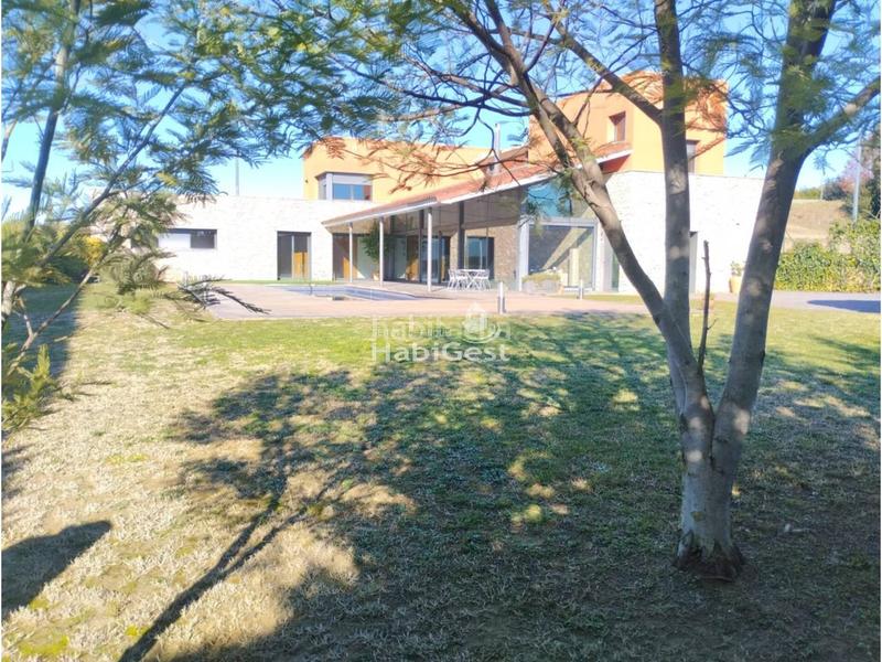 Foto c88b64d6-9890-4954-a961-b3ff1457c2f3. Casa con parcheggio piscina in Cervià de Ter