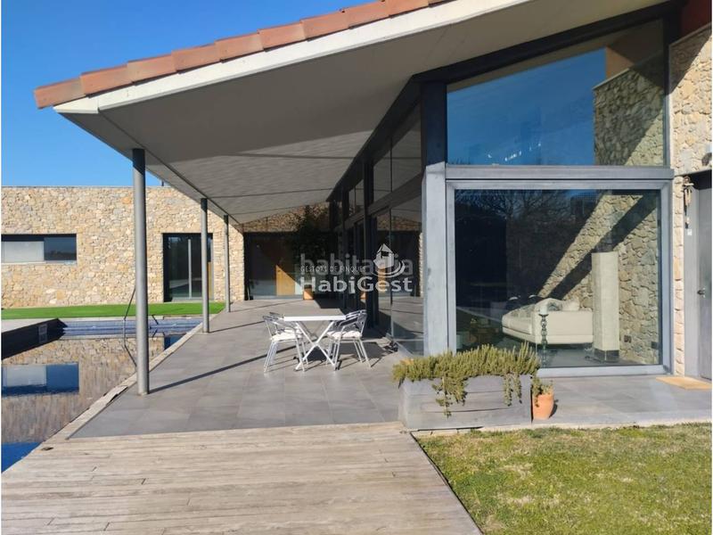 Foto eaf76f7c-1aba-4777-88c7-f56be0a532be. Casa con parcheggio piscina in Cervià de Ter