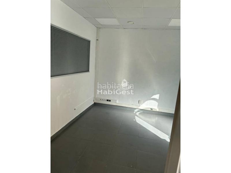 Foto 4c4c47d6-4d38-4550-b62a-cbda22853372. Affitto locale commerciale in Eixample Sud-Migdia Girona