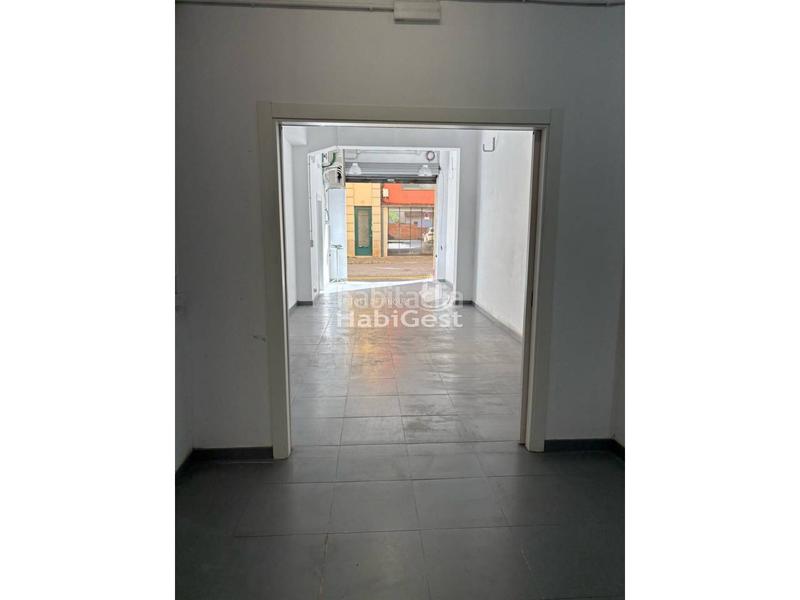 Foto 1fa78326-2cfb-4a79-989b-97d54e4b1868. Location local commercial dans Eixample Sud-Migdia Girona