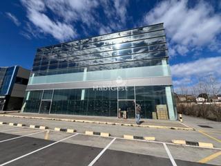 Lloguer Nau industrial  Vic a puigcerdà. Nave comercial en alquiler en gurb