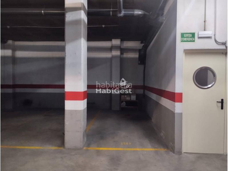 Foto ad3c65c0-6735-4485-ae32-7b62b6159a3a. Affitto posto auto in Eixample Sud-Migdia Girona