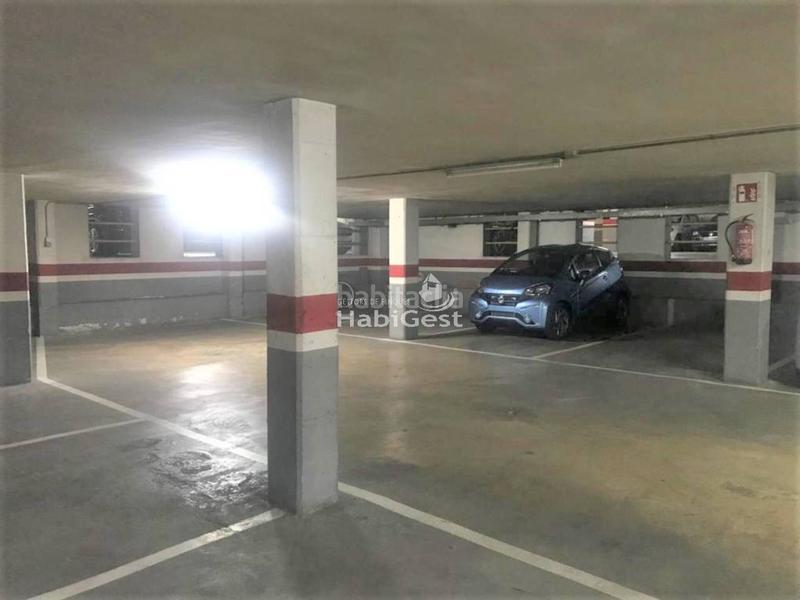 Foto fc4c21d6-aae5-4dca-b584-e7461bda22a1. Alquiler parking coche garaje en alquiler en eixamplecentre en Girona