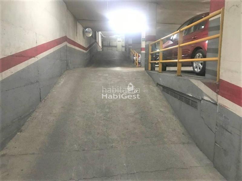 Foto fbe7a243-4d81-4094-b4b6-111b32f20e71. Location parking voiture dans Eixample Nord Girona