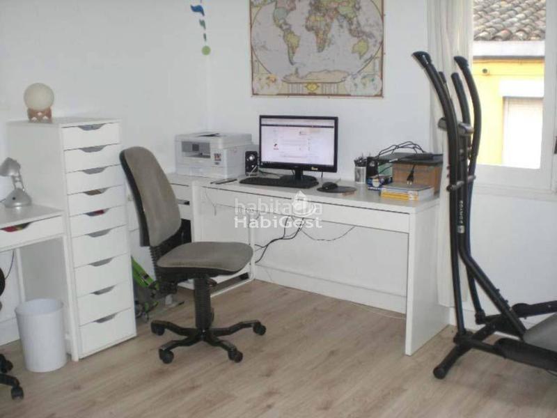 Foto 0a615f4c-7e77-4e02-9062-9ec440f894de. Casa adossada amb calefacció aparcament a Barri Vell Salt