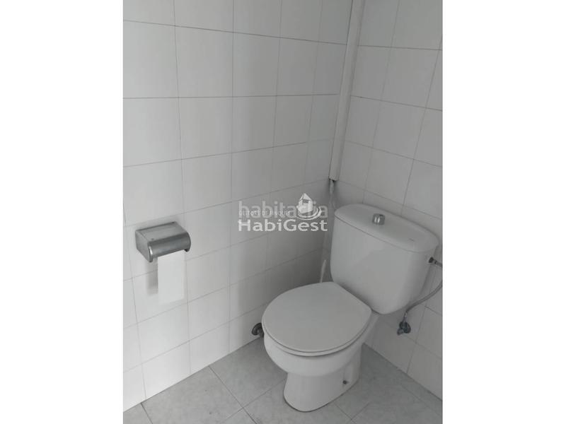 Foto 00ed2c84-1580-48fc-9c5e-22f1cf430bdd. Lloguer local comercial a Eixample Sud-Migdia Girona