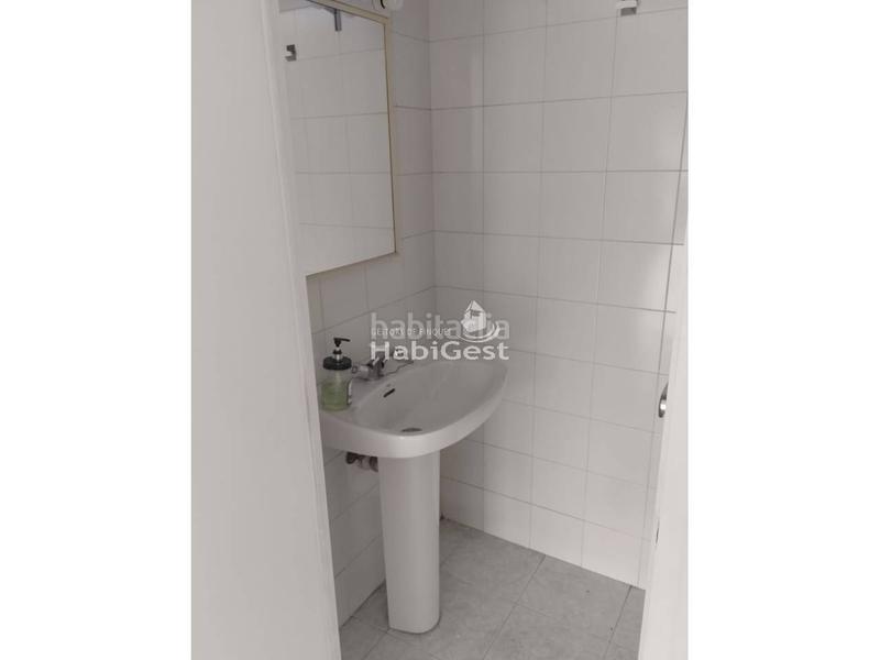 Foto 73ce2f58-58ac-4fd0-ba78-74e3933377bd. Lloguer local comercial a Eixample Sud-Migdia Girona