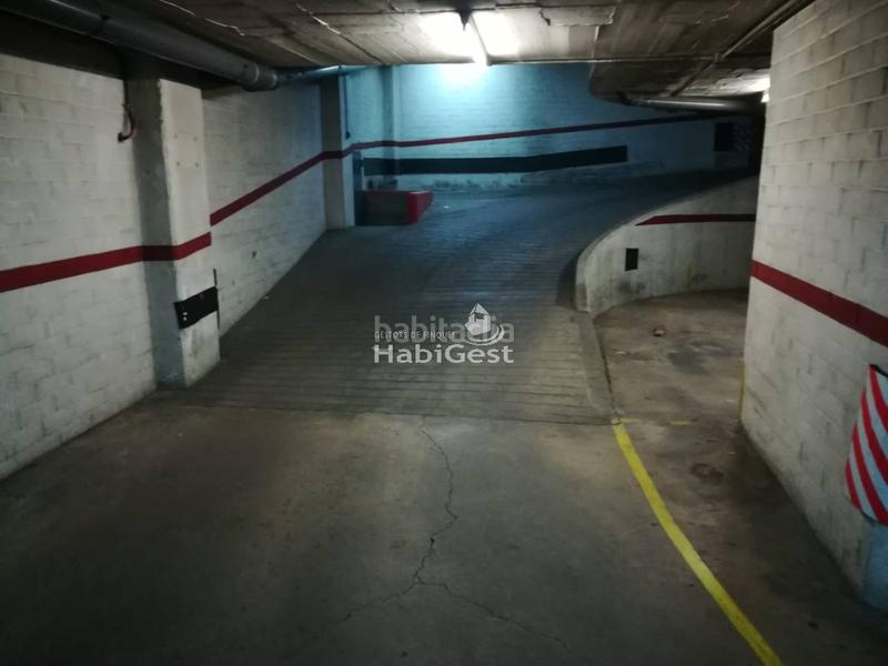 Foto 5e245e3f-9ed4-43bb-8708-ddd91bd5552c. Location parking voiture dans Eixample Nord Girona