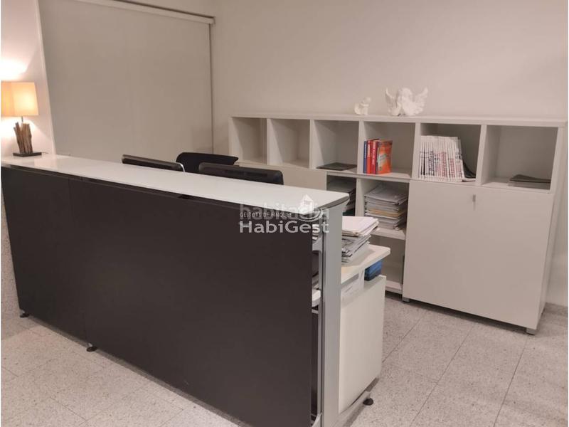 Foto 65205f7a-83a2-4dcb-8fbc-f0497c6a6dd2. Lloguer oficina a Eixample Nord Girona