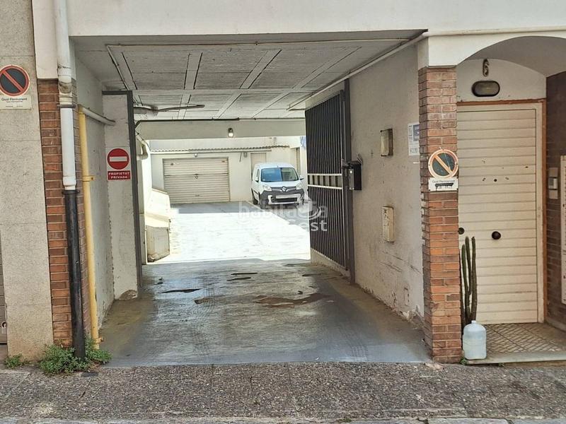 Foto 12f1565b-0fb4-4e78-89ec-e1598d0df1ac. Alquiler parking coche alquiler parking en vistalegre en Girona