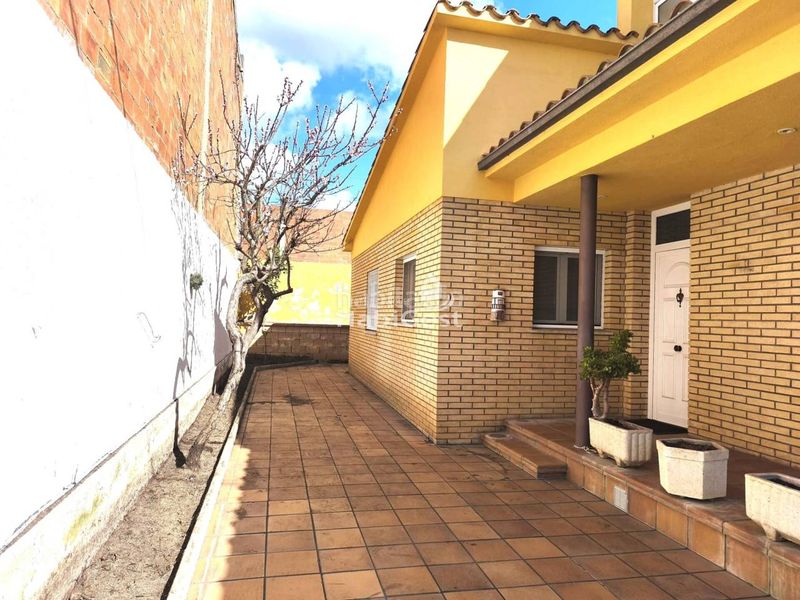 Foto 5a7c0ad7-1967-4b6b-98d0-76cd994e358a. Lloguer casa aparellada amb calefacció a Cassà de la Selva