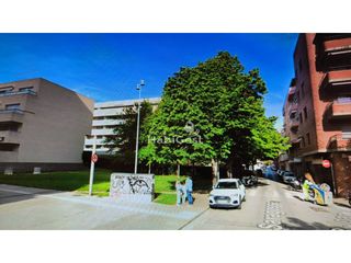 Lloguer Aparcament cotxe  Calle riu ser. Garaje en alquiler en migdia casernes17003