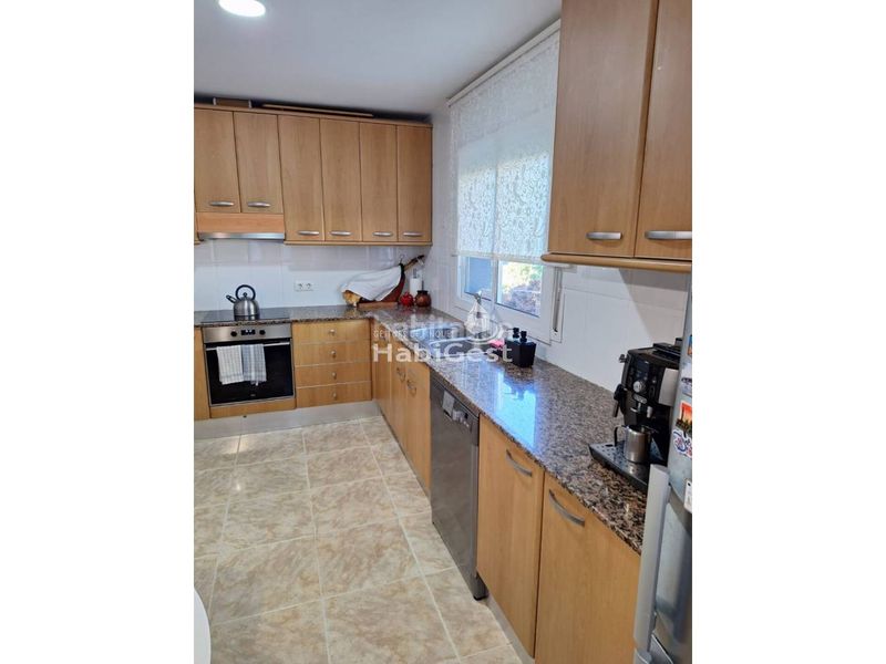 Foto 308f9c8b-8953-47aa-bda4-f35b7210e40b. Casa amb calefacció aparcament a Vilobí d´Onyar