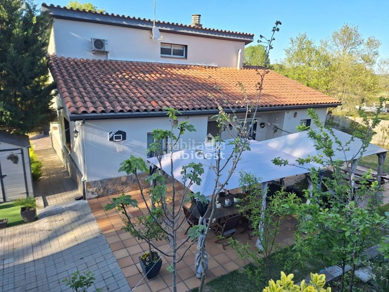 Foto 586d459e-d663-4179-84dd-147afd64b827. Casa amb calefacció aparcament a Vilobí d´Onyar