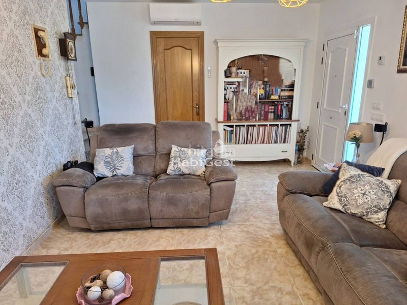 Foto e91817e0-40d9-4745-9e76-25a18ca00cb8. Casa amb calefacció aparcament a Vilobí d´Onyar