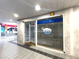Lloguer Local Comercial  Calle migdia. Local en alquiler en eixamplecentre17002