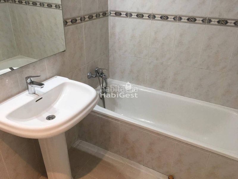 Foto bcd7430e-5bfd-41a6-bc1e-0008b63deb17. Casa adossada amb calefacció aparcament a Quart