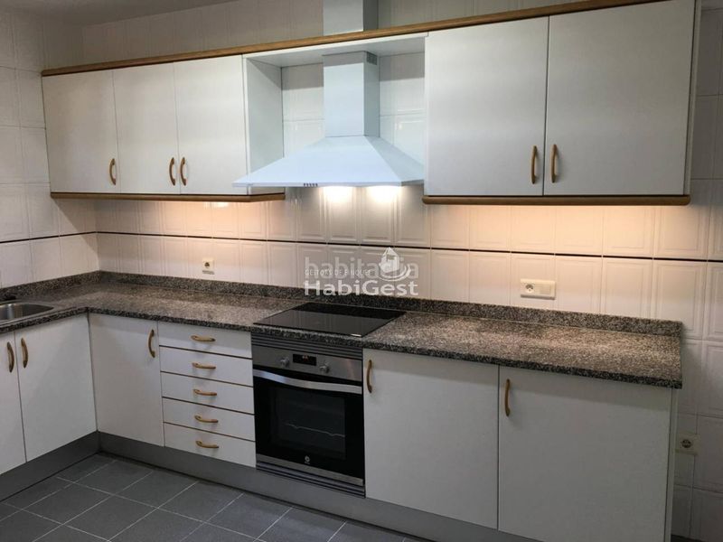 Foto e2d9b0bb-5817-4d75-bb1c-0a552d0e6cba. Casa adossada amb calefacció aparcament a Quart