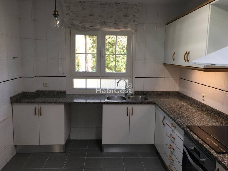 Foto e6573f26-f69b-4282-b921-bad077978c73. Casa adossada amb calefacció aparcament a Quart