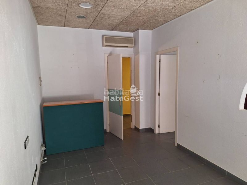 Foto 45e4df98-f8b4-4438-a291-eb6dc505541e. Local comercial a Eixample Sud-Migdia Girona