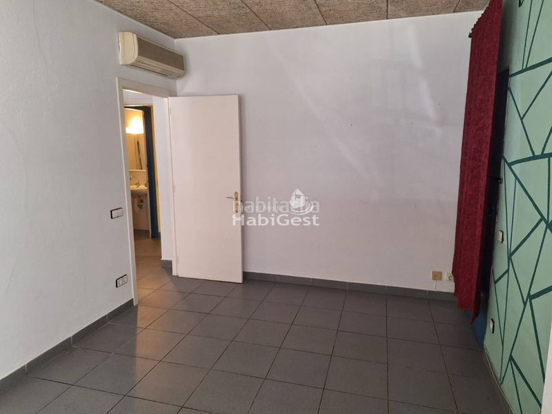 Foto 9c1760f3-d673-418c-b8fc-924dec8bbf5b. Local comercial a Eixample Sud-Migdia Girona