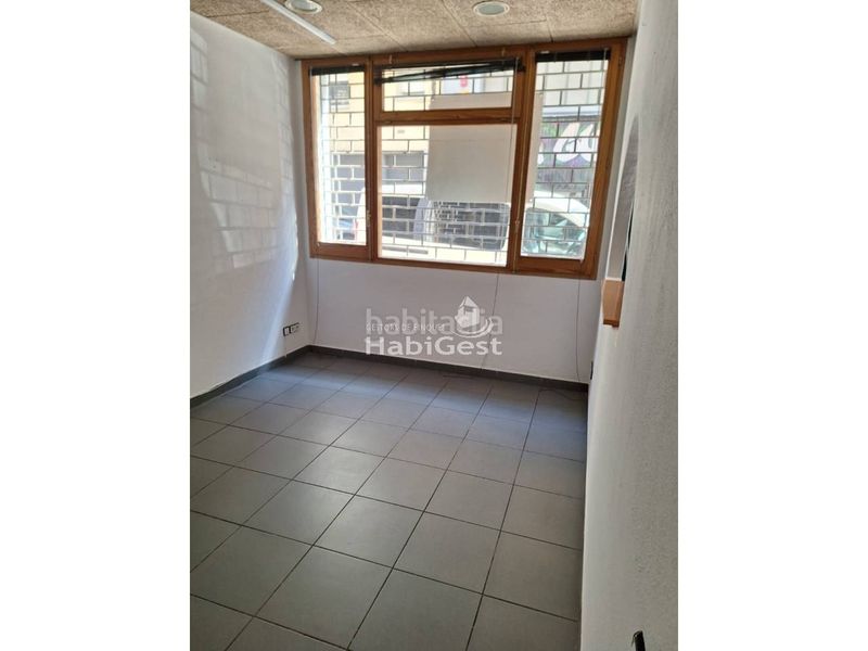 Foto b84b05f3-7a95-4942-9cdf-3699b5f6f98c. Local comercial a Eixample Sud-Migdia Girona