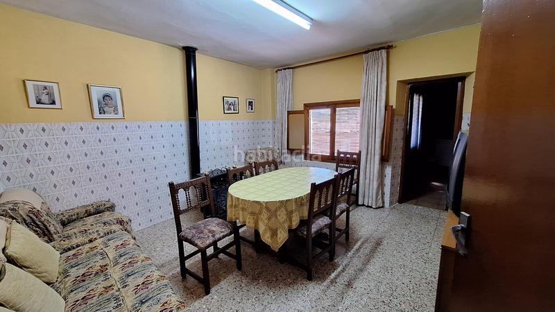 Foto 419890c3-bde5-4a36-833b-006aeb77179f. Casa adosada en Mira