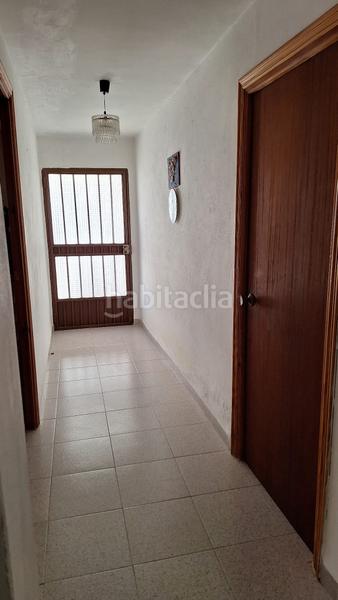 Foto 5ff0a3ad-ace7-4438-97f6-d1ca9256ec93. Casa adosada en Mira